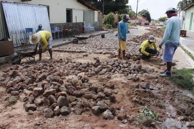 Prefeitura de Miguel Alves realiza Operação Tapa Buraco em vias públicas - Imagem 4