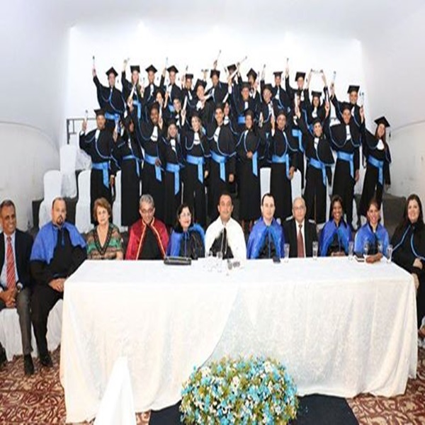 UAB forma acadêmicos de Bacharelado em Administração Pública - Imagem 1