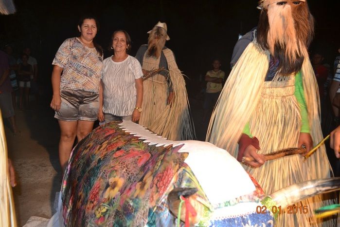 Grupos de Reisado do Boi Panim visita residencia do Vereador Luiz Paulo - Imagem 16