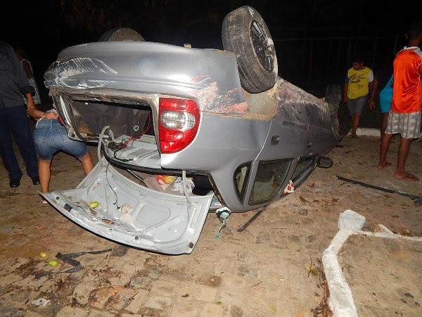 Carro Capota na BR 343 em Lagoinha do Piaui - Imagem 4