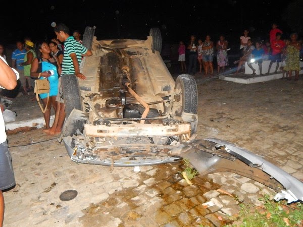 Carro Capota na BR 343 em Lagoinha do Piaui - Imagem 2