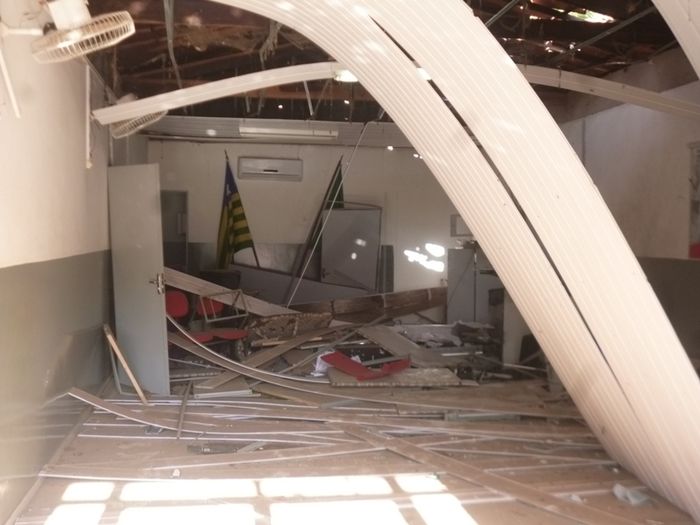 Bandidos explodem Banco do Bradesco em Redenção do Gurguéia. Posto ficou totalmente destruído  - Imagem 4