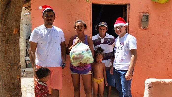 Cestas básicas são distribuídas para as famílias carentes do município - Imagem 9