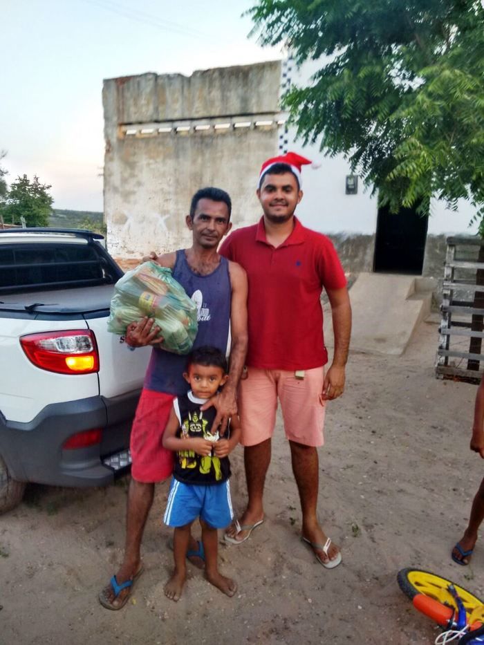 Cestas básicas são distribuídas para as famílias carentes do município - Imagem 11