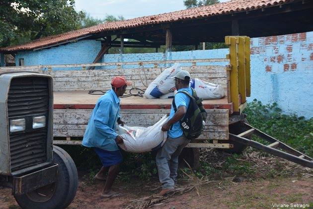 Distribuição de calcário e fertilizante aos pequenos produtores rurais tem início no Morro Redondo - Imagem 3