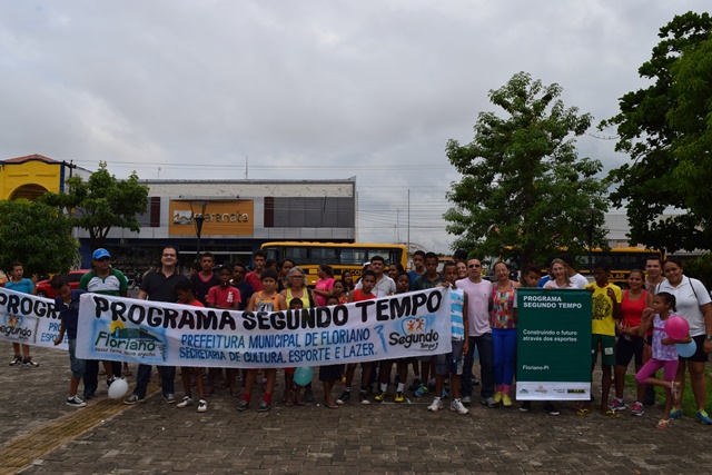 Prefeitura de Floriano lança Programa Segundo Tempo - Imagem 4