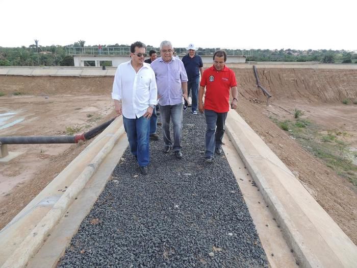 Presidente Nacional da Funasa visita Água Branca e confere de perto andamento das obras de saneamento básico. - Imagem 11