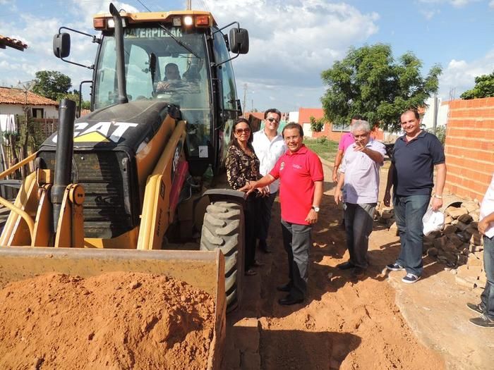 Presidente Nacional da Funasa visita Água Branca e confere de perto andamento das obras de saneamento básico. - Imagem 7