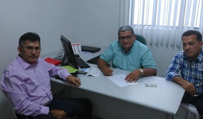 Prefeito Zé Resende se filia ao PT com aval do Deputado Aloísio Martins - Imagem 1