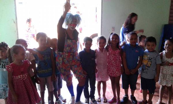 Escolinha Tia Loura, escolinha do maternal e CRAS realizam brincadeira para crianças  - Imagem 5