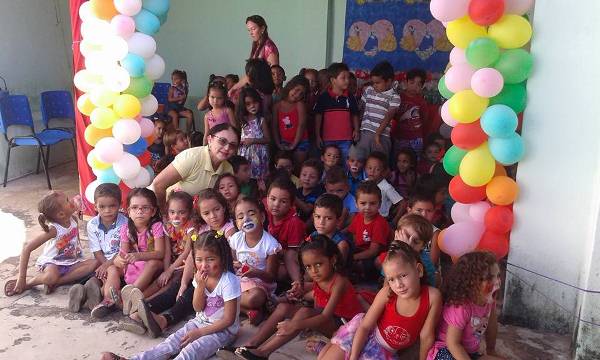 Escolinha Tia Loura, escolinha do maternal e CRAS realizam brincadeira para crianças  - Imagem 2