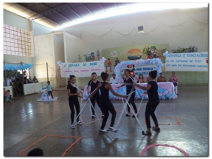 Prefeitura Municipal de Inhuma proporciona muita alegria e entretenimento para a criançada-Comemoração (12 de outubro) Dia da Criança - Imagem 37