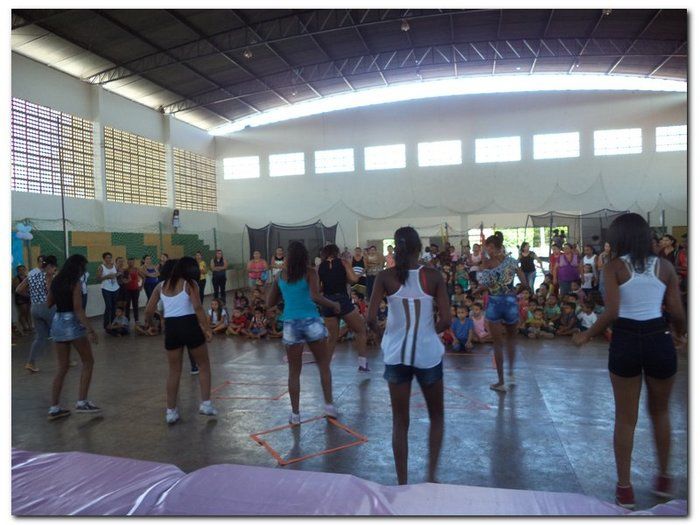 Prefeitura Municipal de Inhuma proporciona muita alegria e entretenimento para a criançada-Comemoração (12 de outubro) Dia da Criança - Imagem 15