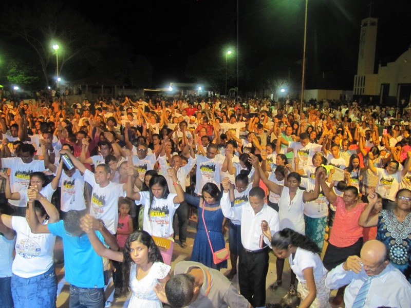 Dia do Evangélico: I Marcha para Jesus reúne multidão na Praça José Dário dos Santos 