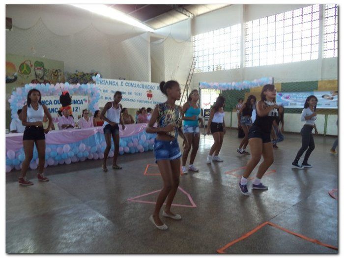 Prefeitura Municipal de Inhuma proporciona muita alegria e entretenimento para a criançada-Comemoração (12 de outubro) Dia da Criança - Imagem 17