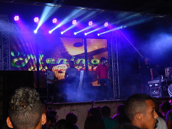  Farra de Play e Os Meninos de Barão no encerramento do Festejo de Estaca Zero  - Imagem 29