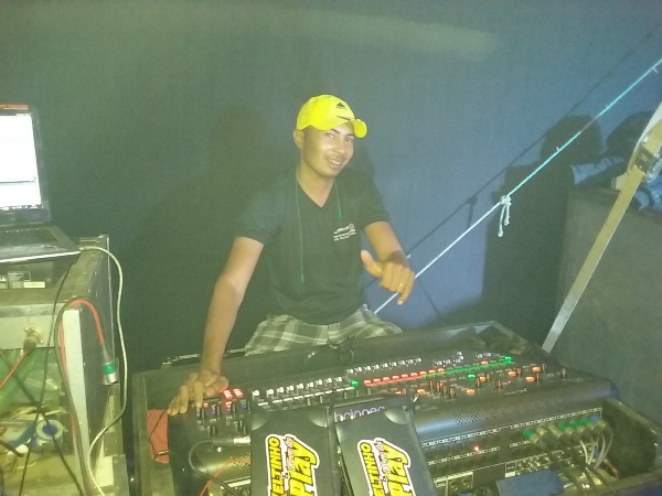  Farra de Play e Os Meninos de Barão no encerramento do Festejo de Estaca Zero  - Imagem 6