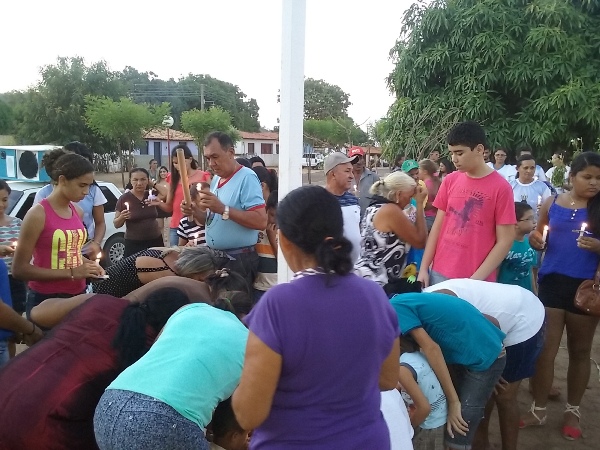 População participa da procissão de encerramento do Festejo de Estaca Zero - Imagem 5
