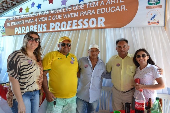 Prefeito Márcio Alencar proporciona grande festa aos professores de Alegrete - Imagem 84