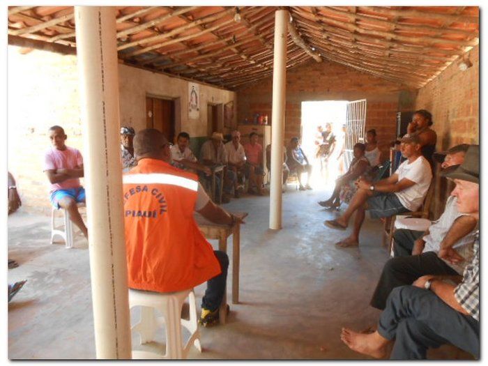 Chefe da Defesa Civil Neto Mercê se reúne com os moradores das Comunidades do Município para tratar sobre o desperdício d’ água. - Imagem 1