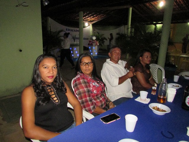 Secretaria Municipal Realizou Comemoração do Dia do Professor - Imagem 8