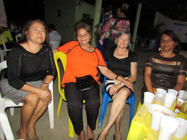 Secretaria Municipal Realizou Comemoração do Dia do Professor - Imagem 11