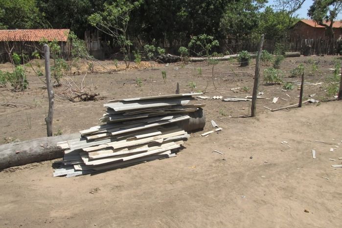 Redemoinho destrói teto de casa e família pede ajuda em Agricolândia   - Imagem 6