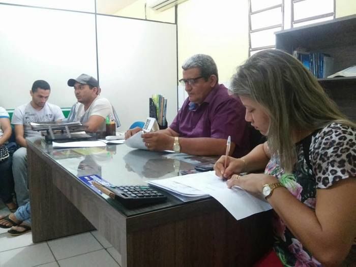 TRABALHANDO COM A VERDADE: PREFEITO ZÉ RESENDE QUEBRA O SILÊNCIO E FALA SOBRE ATRASO SALARIAL EM BOA HORA - Imagem 6