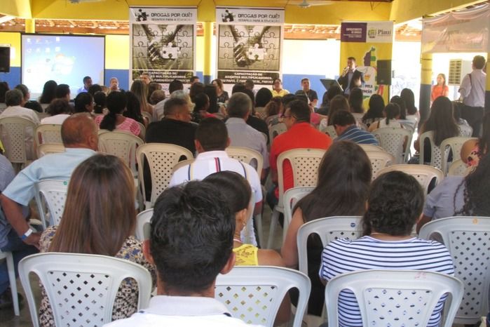 Iracema Portela e Prefeito Walter Alencar participam de Seminário em Agricolândia - Imagem 20