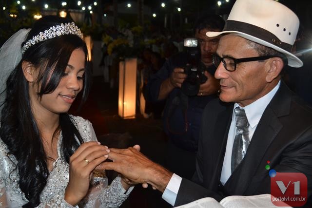 Cantora Stefhany se casa em Valença. Veja Fotos - Imagem 9