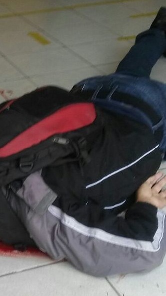 Corpo de assaltante só foi removido na manhã desta terça dos correios de Santo Inácio - Imagem 1