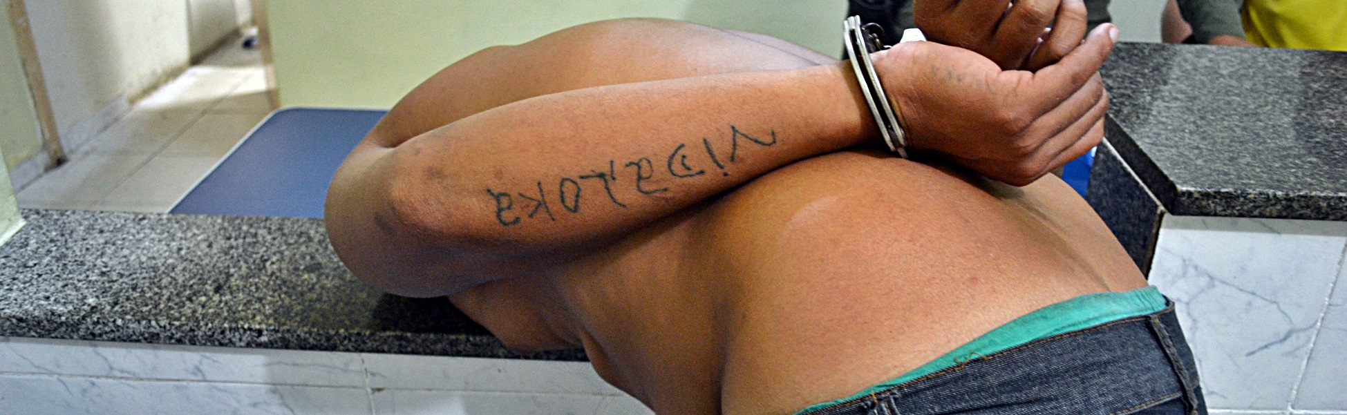 Ex-presidiário tenta matar esposa e é preso pela PM em Parnaíba