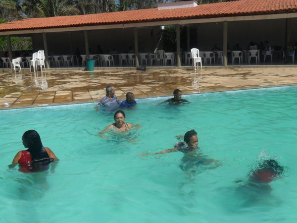 Idosos de Lagoinha participam de manhã de Lazer - Imagem 12