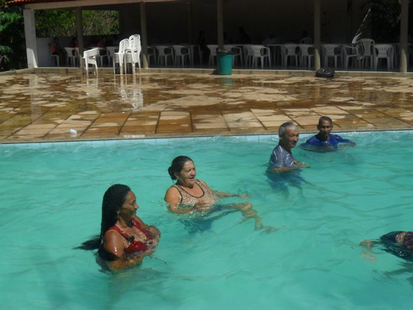 Idosos de Lagoinha participam de manhã de Lazer - Imagem 11