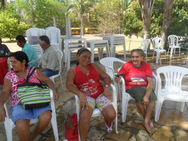 Idosos de Lagoinha participam de manhã de Lazer - Imagem 7