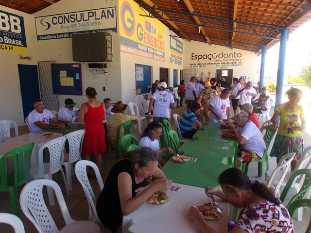 Idosos de Pimenteiras participam de manha de sol na AABB. FOTOS  - Imagem 33