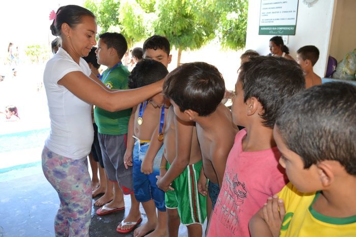 Alunos das escolas João Jacob de Araújo e Tertuliano Sanches Leal participam de um dia de lazer - Imagem 15