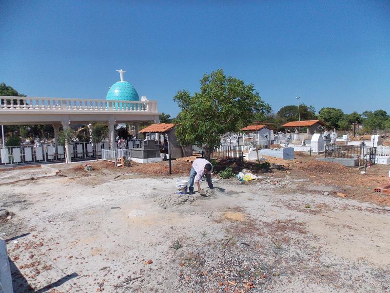  Cemitérios são preparados para o Dia de Finados em Batalha