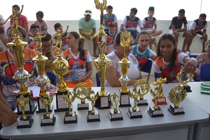 Terceiro dia da VII Semana Cultural do ASA tem disputas de jogos esportivos, educativos e o jogo dos pais - Imagem 33