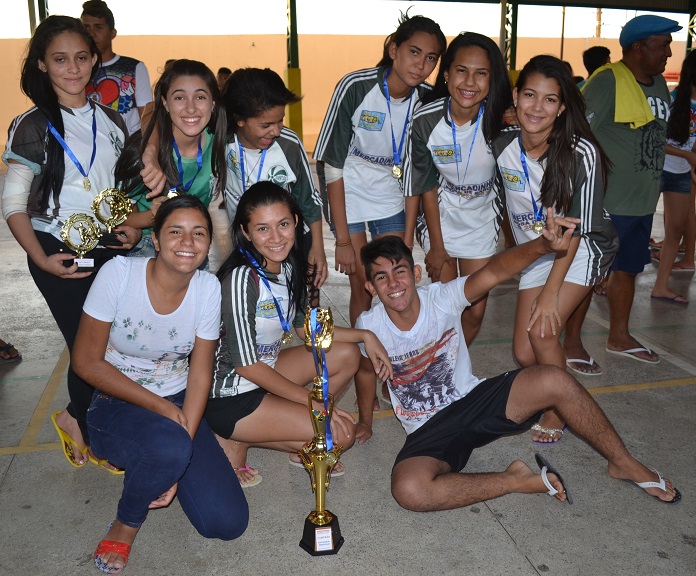 Terceiro dia da VII Semana Cultural do ASA tem disputas de jogos esportivos, educativos e o jogo dos pais - Imagem 68