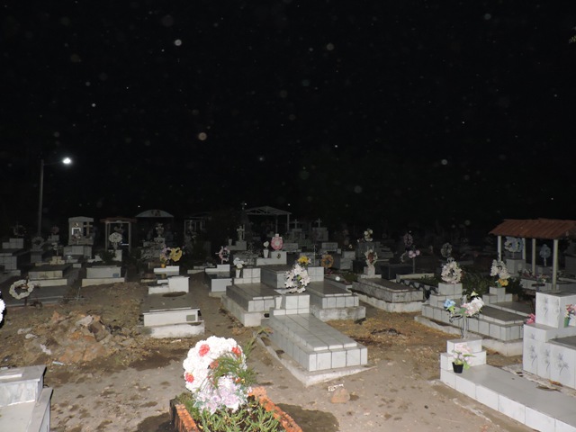 Prefeitura de União faz limpeza e amplia iluminação do cemitério - Imagem 1