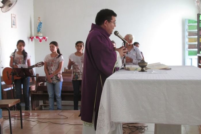 Diácono Nivaldo preside a Missa de 02 Anos da Morte de Francisco Alencar  - Imagem 11