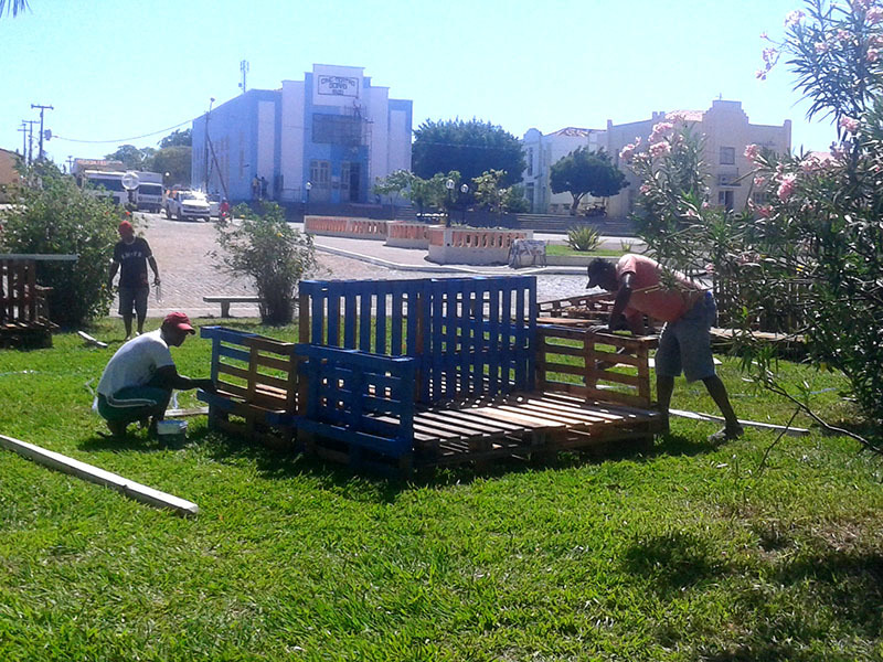 Estrutura da III FLOR é montada com materiais reaproveitados