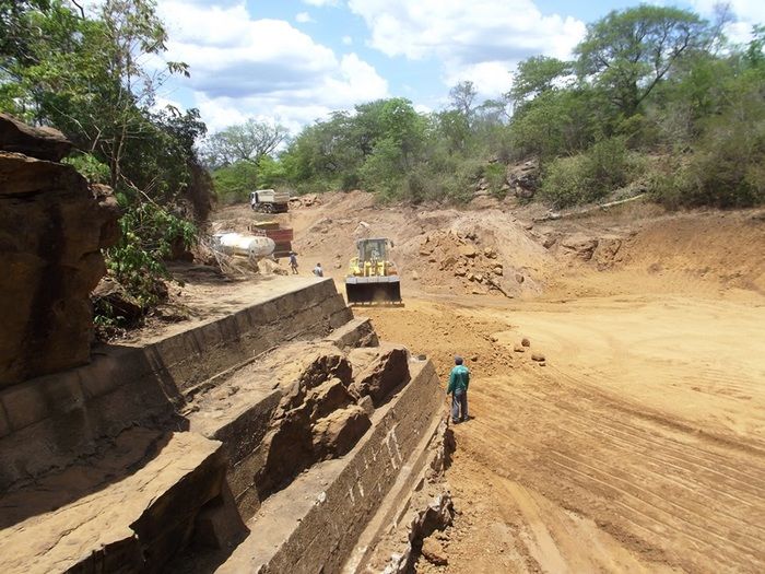Prefeitura de São João da Varjota-PI Recupera Barragem na Região Quilombola de Paquetá e Potes - Imagem 3