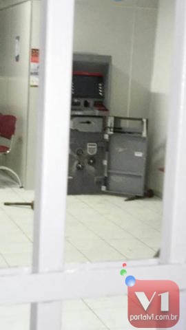 Assaltantes usam reféns em tentativa de assalto a Bradesco de Pimenteiras - Imagem 1