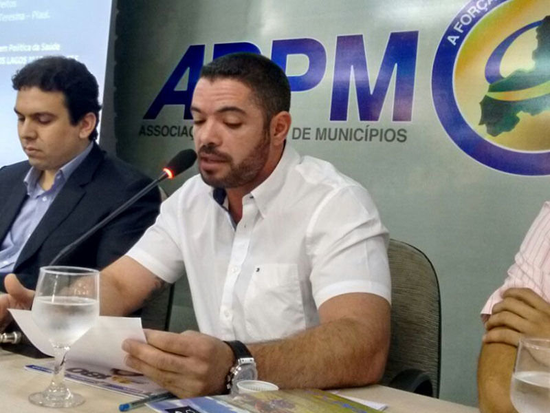 Lukano Sá participa de encontro para discutir a importância dos consórcios multifinalitários