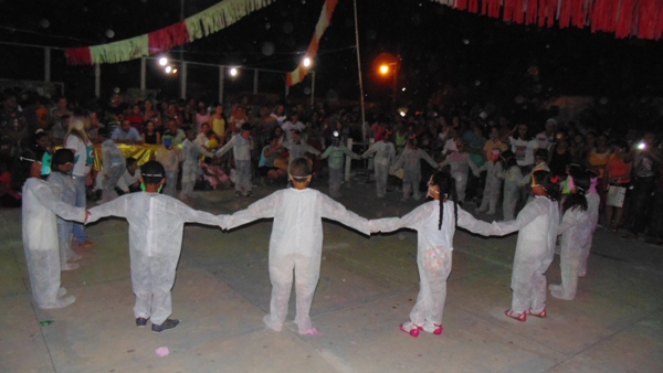 Crianças emocionam público ao darem show no festival de leitura em Santo Inácio - Imagem 67
