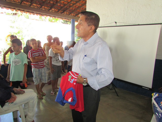 Secretaria Municipal de Assistência Social Entrega Material Esportivo Para Alunos do SCVF - Imagem 8