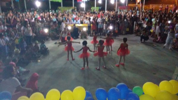 Crianças emocionam público ao darem show no festival de leitura em Santo Inácio - Imagem 109