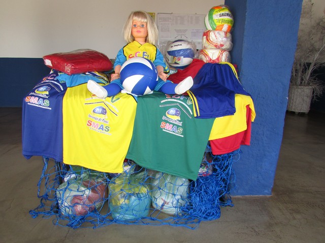 Secretaria Municipal de Assistência Social Entrega Material Esportivo Para Alunos do SCVF - Imagem 2